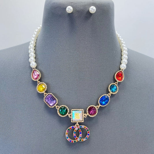 Colorful stones and pearls necklace
